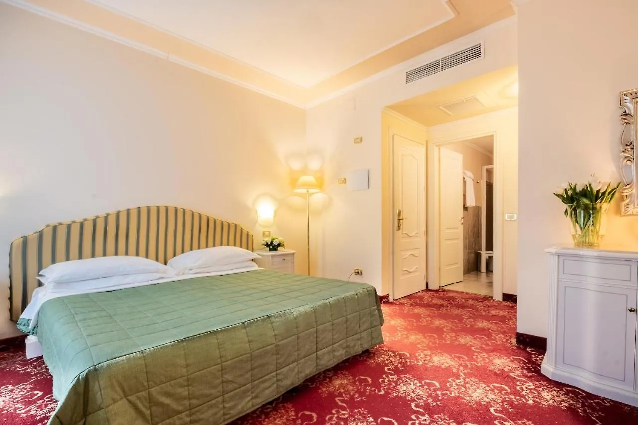 Grand Hotel Cadenabbia 4*,