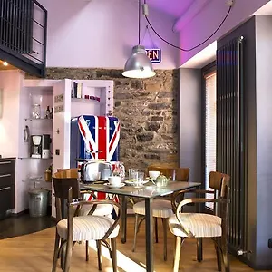 Ferienhaus Casa Rossa - Bymyhomeincomo, Cernobbio