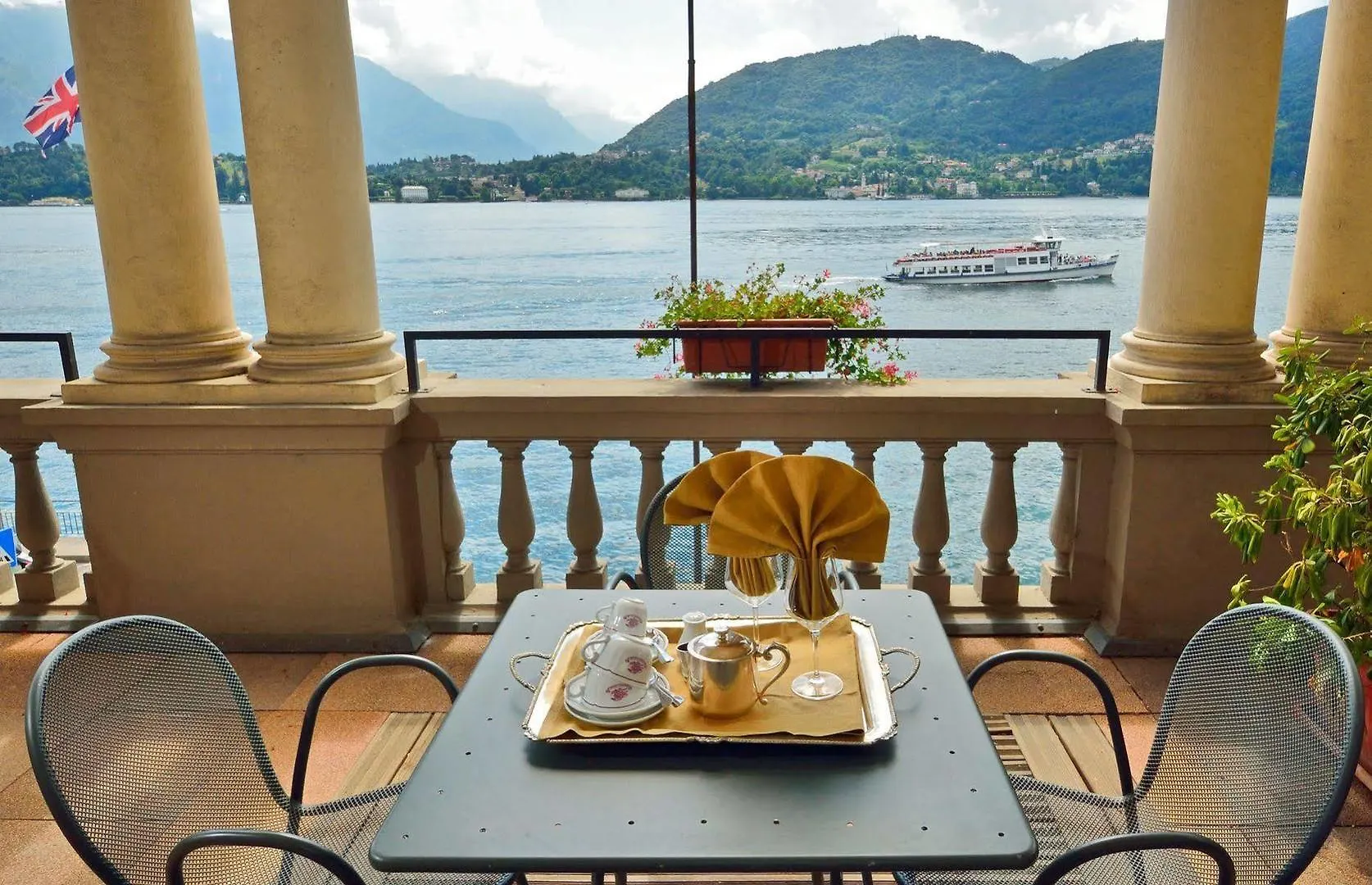 Grand Hotel Cadenabbia 4*,