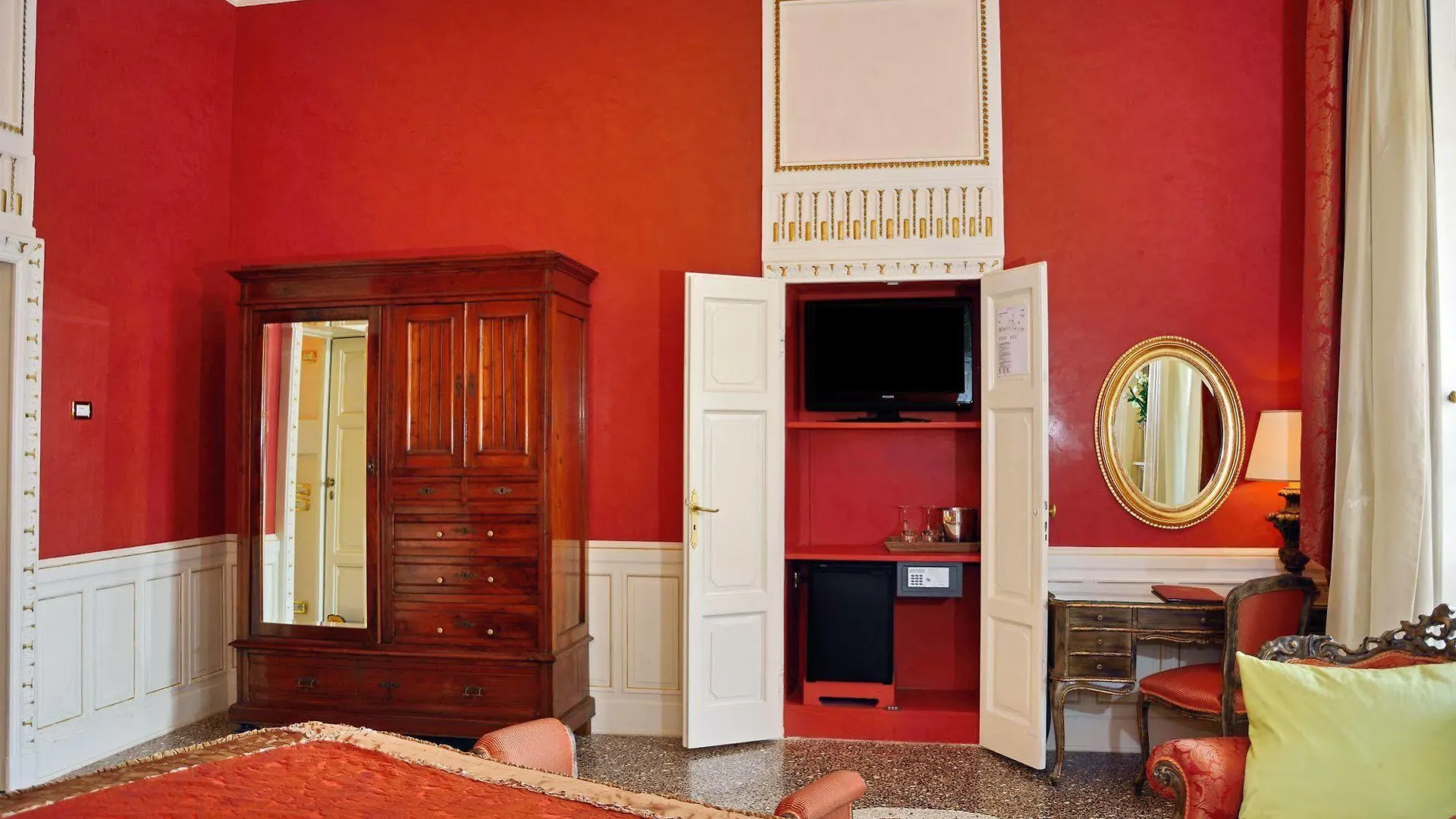 Grand Hotel Cadenabbia 4*,  Italy